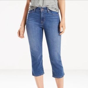 Levis Classic Capris Jeans Size 14